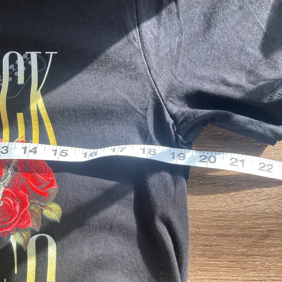 EUC Hard Rock 'N Roses Souvenir Tee Shirt - Unisex Black Size Med Bella+Canvas - Picture 4 of 7